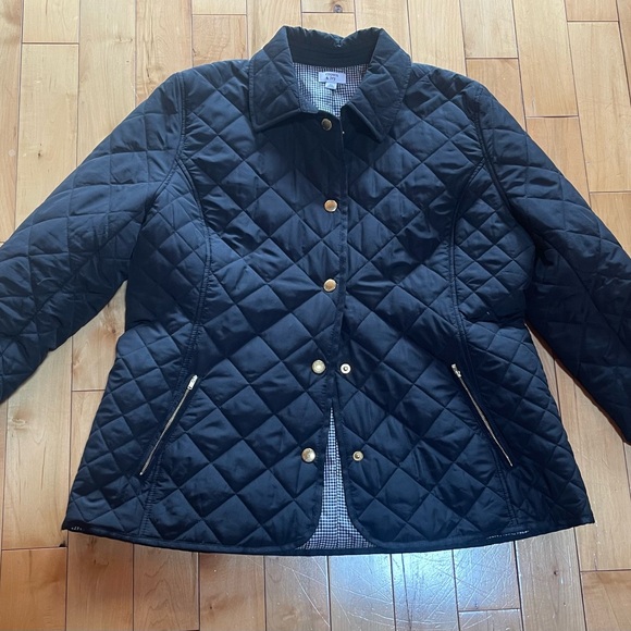 crown & ivy Jackets & Blazers - Women’s Black Quilted Puffer Jacket